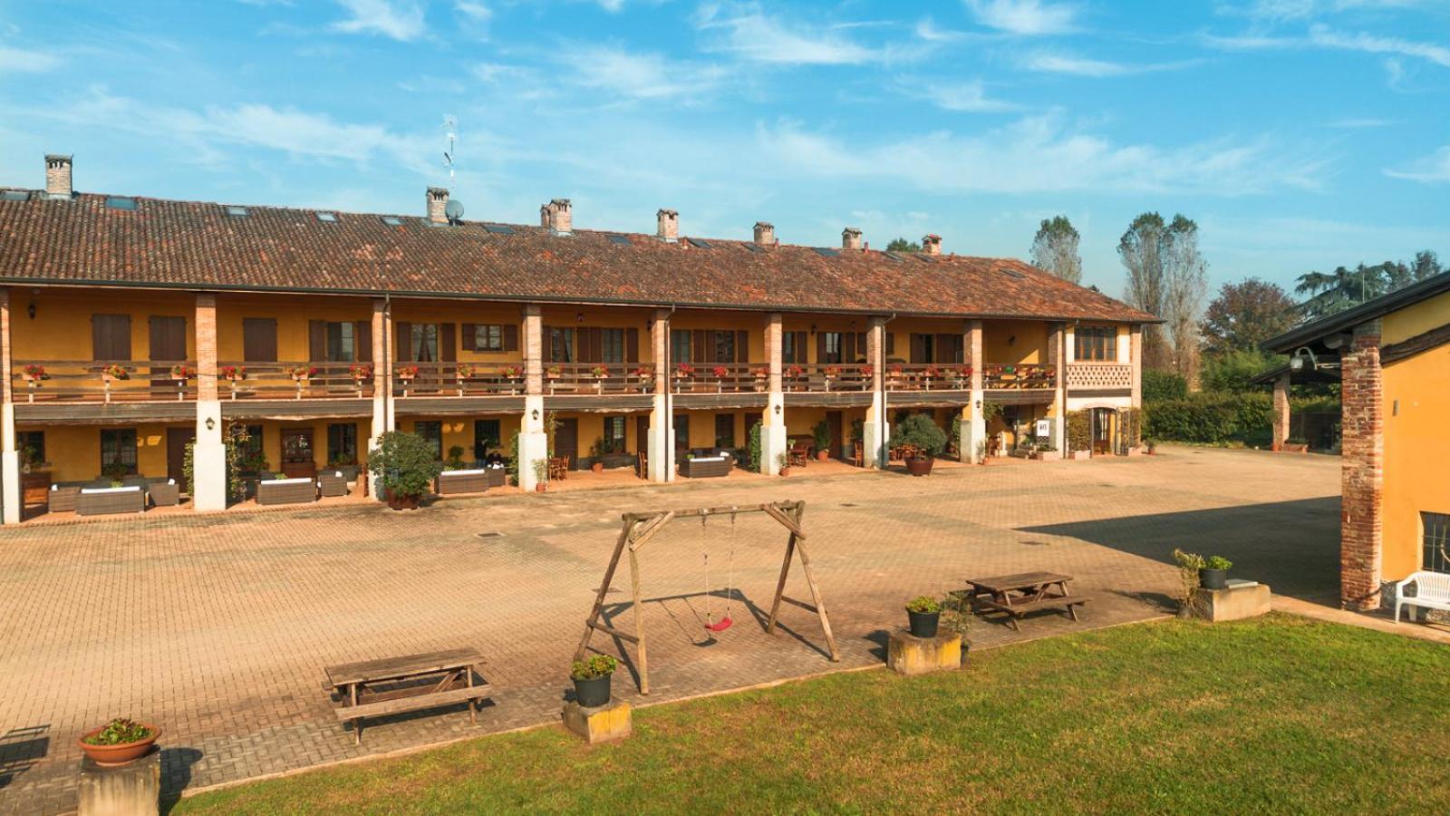 Agriturismo Bassanella Тревильо Экстерьер фото