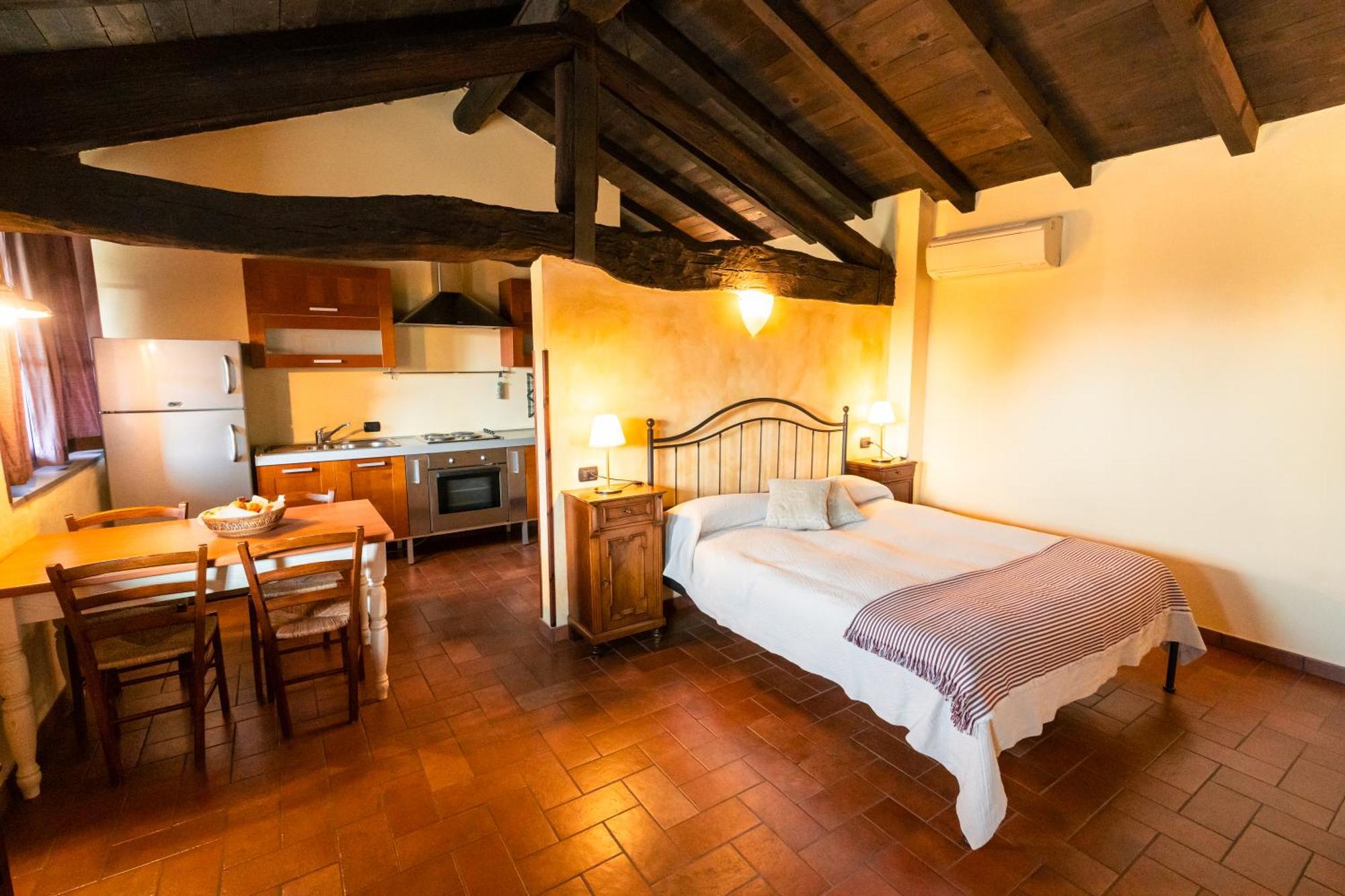 Agriturismo Bassanella Тревильо Экстерьер фото